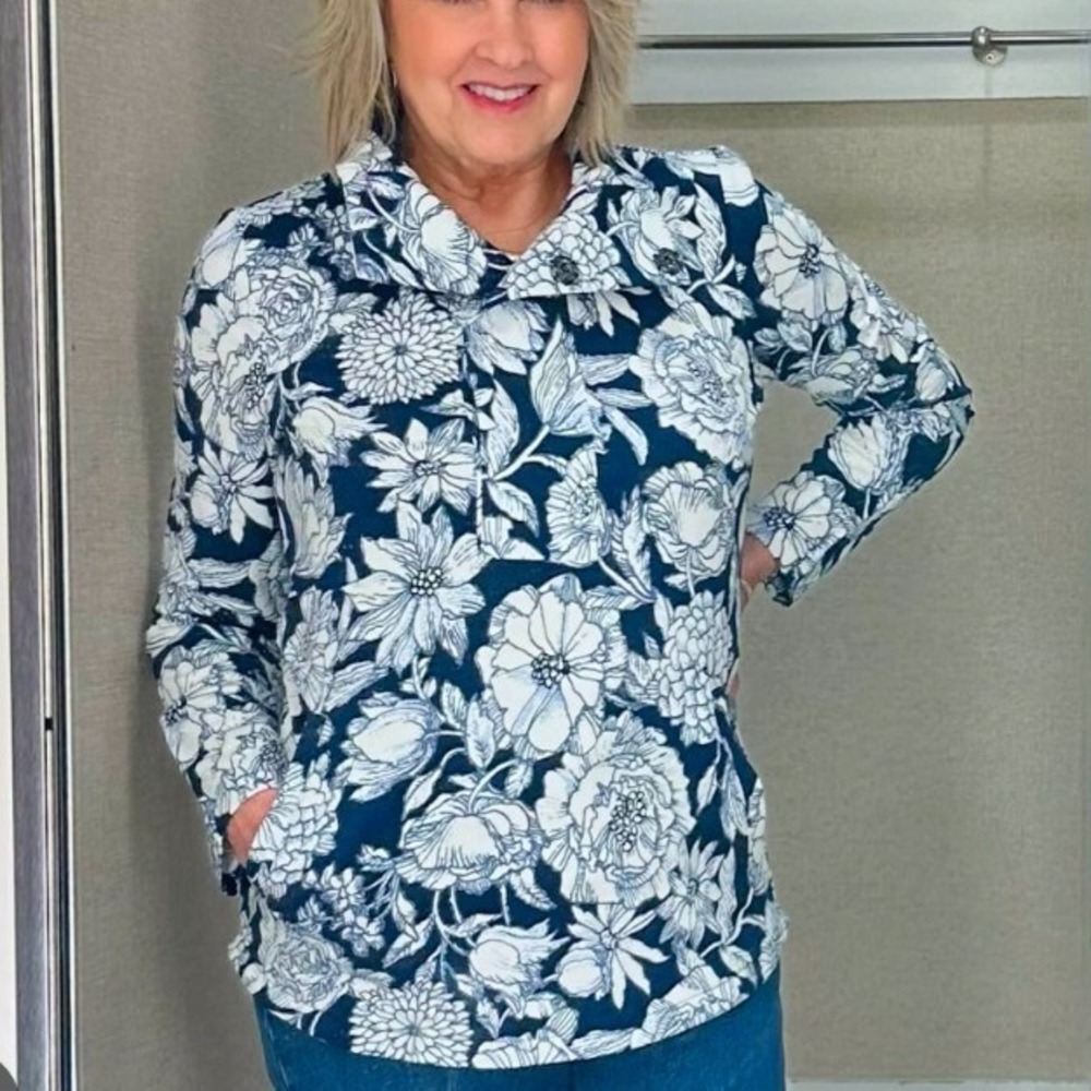 T by Talbots Blue White Floral Funnel Neck Pullover Snap Top Kangaroo Pocket XL